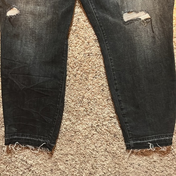 KUT from the Kloth High Rise Reese Fab Ab Ankle Straight Leg Black Jeans. 20W - Picture 5 of 15